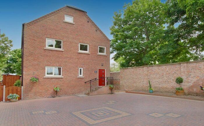 4 Bedroom Detached House For Sale In North Street, West Butterwick, Scunthorpe, DN17