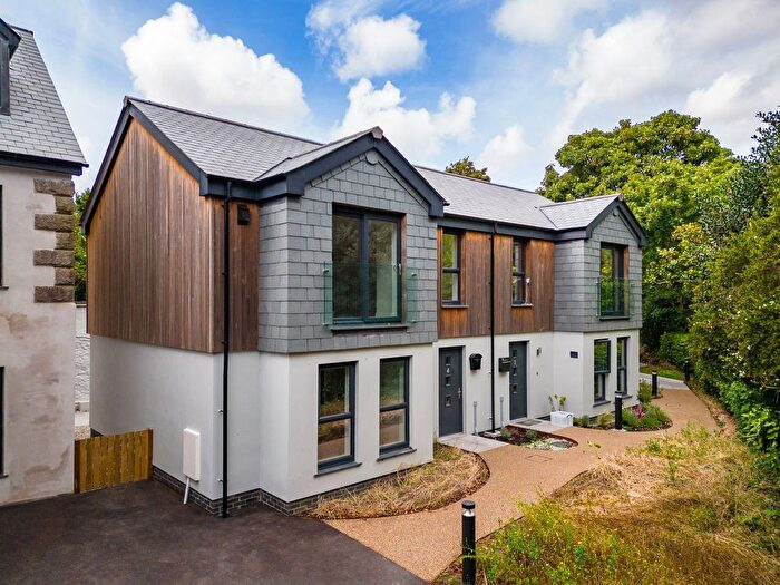 2 Bedroom Semi-Detached House For Sale In Falmouth, TR11
