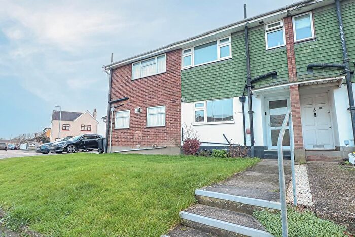 2 Bedroom Terraced House For Sale In Steeplefield, Leigh-On-Sea, SS9