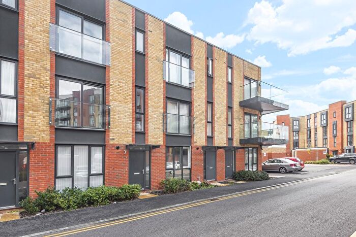 1 Bedroom Apartment To Rent In Robert Parker Road, Kenavon Drive, RG1