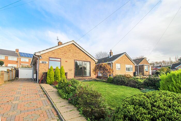2 Bedroom Detached Bungalow For Sale In Cleveland Avenue, Lupset Park, Wakefield, WF2