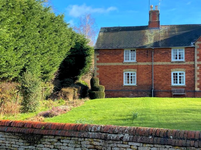 2 Bedroom End Of Terrace House For Sale In Casthorpe Road, Denton, Grantham, NG32