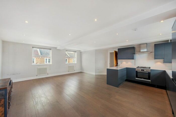 2 Bedroom Flat To Rent In Crawthew Grove, London, SE22