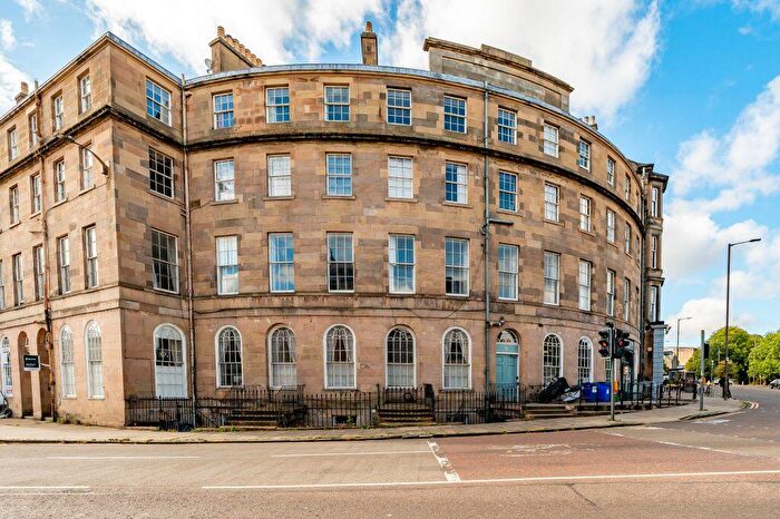 2 Bedroom Flat For Sale In / Huntly Street, Canonmills, Edinburgh, EH3