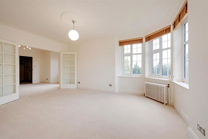 3 Bedroom Apartment For Sale In Hendon Way, London, NW2