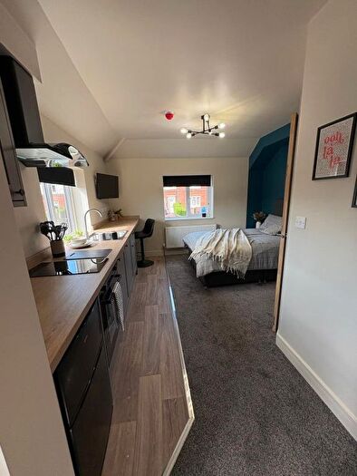 6 Bedroom Semi-Detached House To Rent In New Zealand Square, Derby, DE22