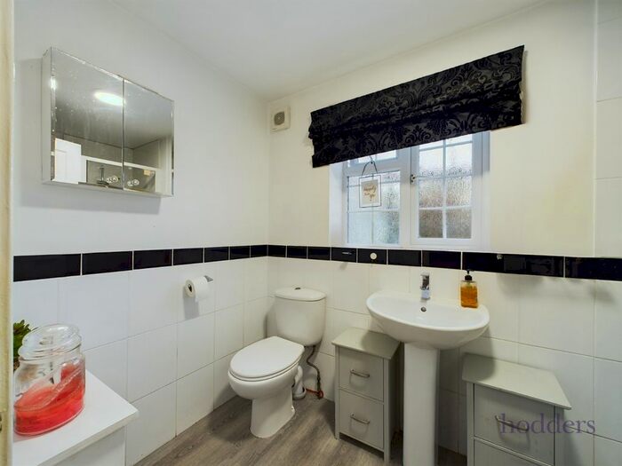3 Bedroom End Of Terrace House For Sale In Hazelbank Road, Chertsey, Surrey, KT16
