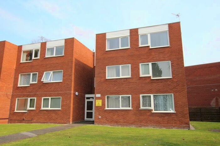 1 Bedroom Flat To Rent In Green Court, Gravelly Hill North, Erdington, Birmingham, B23