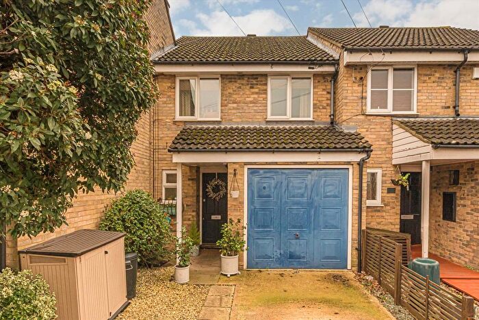 3 Bedroom Terraced House To Rent In Colne Road, Twickenham, TW2