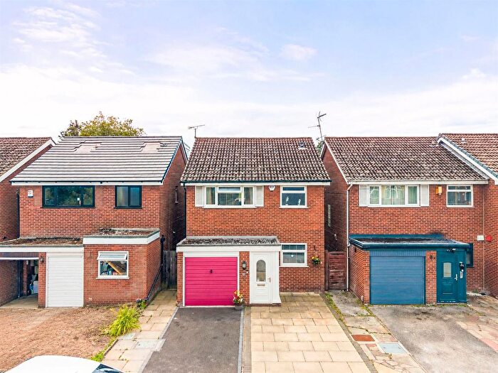 3 Bedroom Detached House For Sale In Woodhouse Lane, Sale, M33