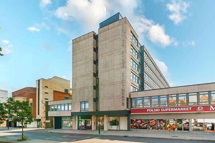 1 Bedroom Flat To Rent In Streatham High Road, Streatham Hill, SW16