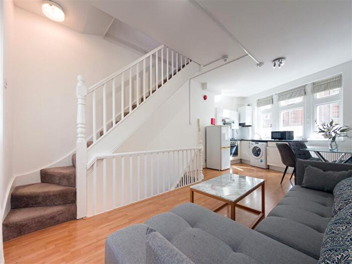 1 Bedroom Flat To Rent In Little Turnstile, Holborn, WC1V