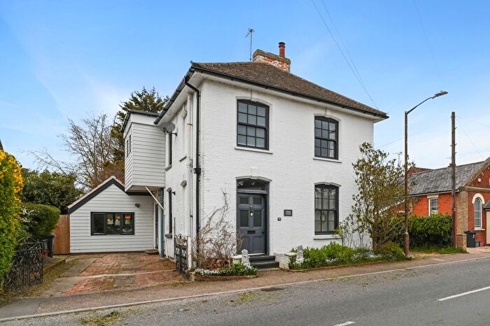 4 Bedroom Link Detached House For Sale In Landermere Road, Thorpe Le Soken, CO16