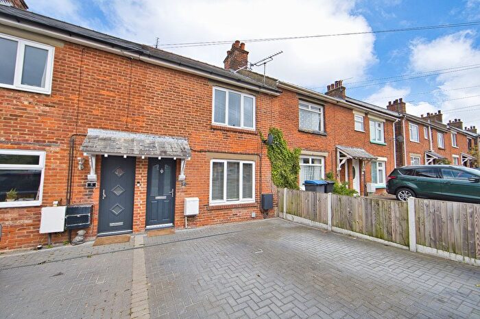2 Bedroom Terraced House For Sale In Laburnum Avenue, Sandwich, Kent, CT13