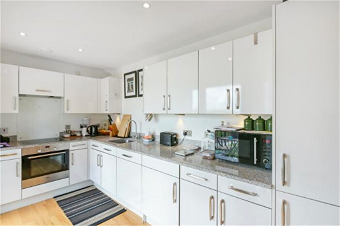 1 Bedroom Flat To Rent In Godfrey Place, Appold Court, E2