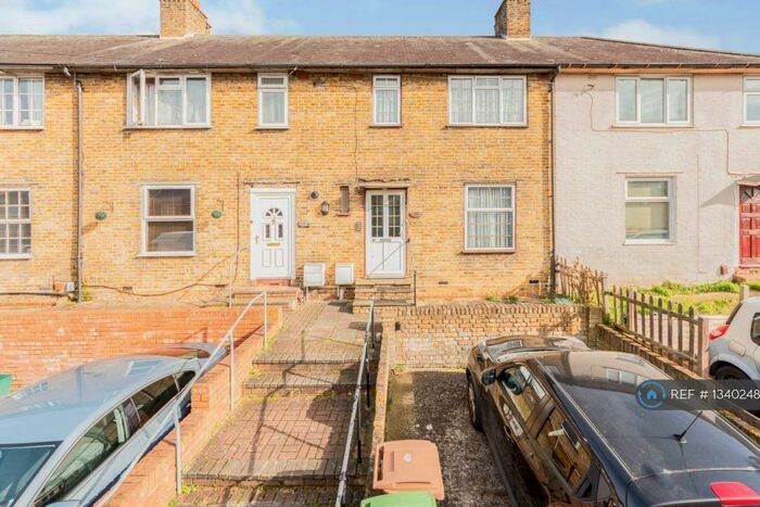 3 Bedroom Terraced House To Rent In Garendon Road, Morden, SM4
