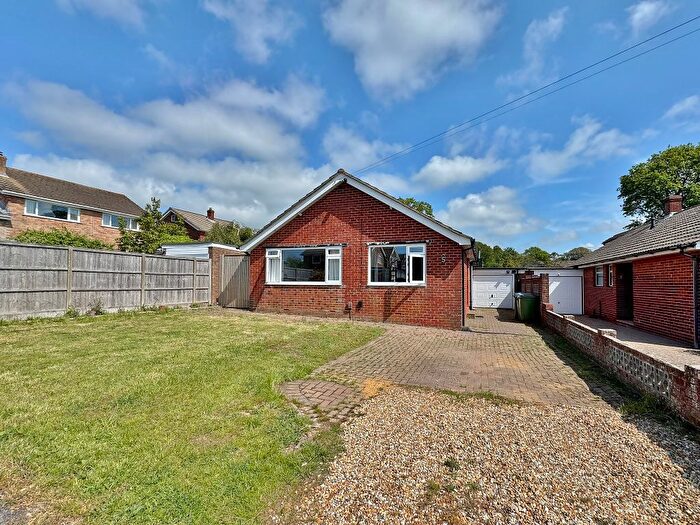 3 Bedroom Detached Bungalow For Sale In Frosthole Crescent, Fareham, PO15