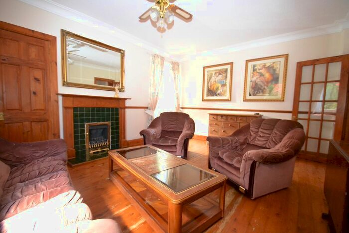 3 Bedroom Flat To Rent In Hazelwood Grove, The Inch, Edinburgh EH16