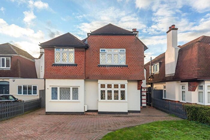 5 Bedroom Detached House For Sale In Hayes Lane, Beckenham, BR3