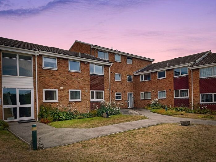 2 Bedroom Flat For Sale In Princess Margaret Avenue, Lyngate Court Princess Margaret Avenue, CT9
