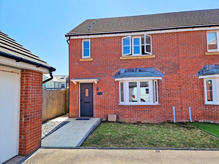 3 Bedroom Semi Detached House For Sale In Clos Y Mametz, Newton, Porthcawl, CF36