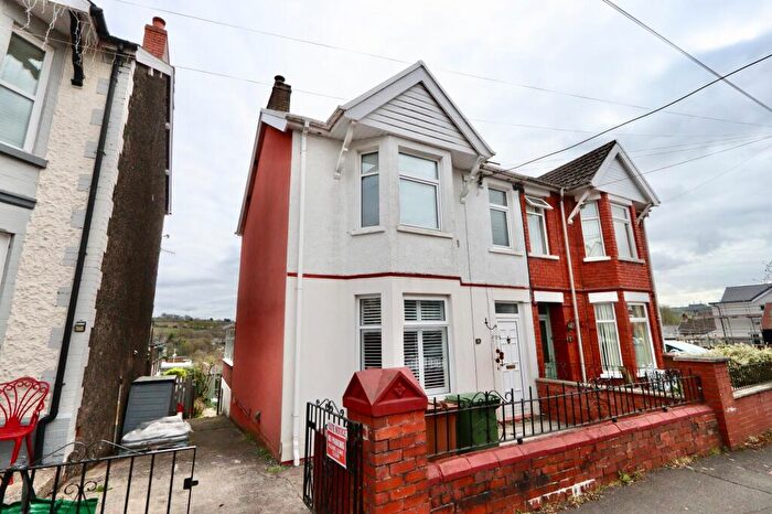 3 Bedroom Semi-Detached House For Sale In Lilian Road, Blackwood, NP12