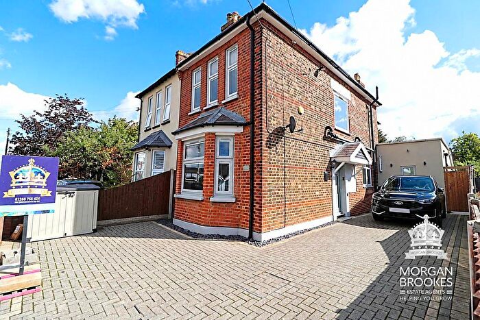 3 Bedroom Semi-Detached House For Sale In Manor Road, Benfleet, SS7