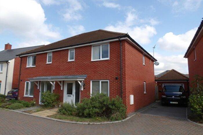 3 Bedroom Semi-Detached House To Rent In Foster Way, Romsey, SO51