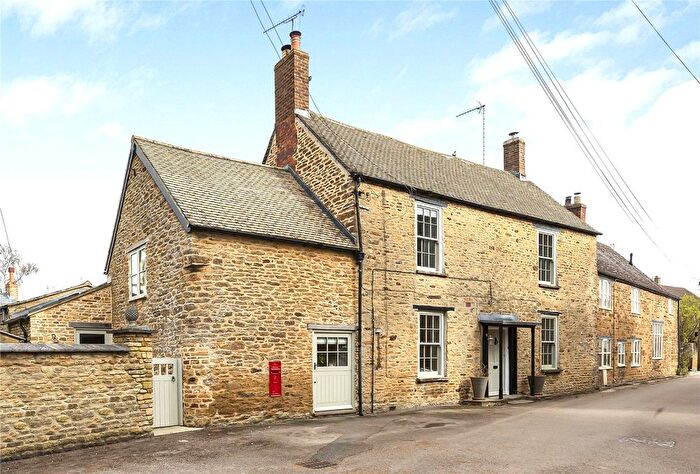3 Bedroom Detached House For Sale In Kings Sutton, Nr Banbury, Oxfordshire, OX17