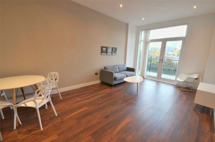 2 Bedroom Apartment To Rent In Wilburn Basin, Salford, Greater Manchester, M5