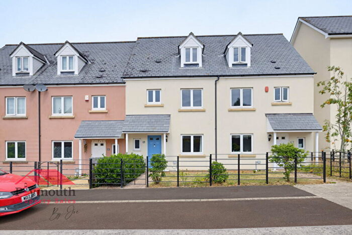 4 Bedroom Terraced House For Sale In Frobisher Approach, Plymouth, PL5
