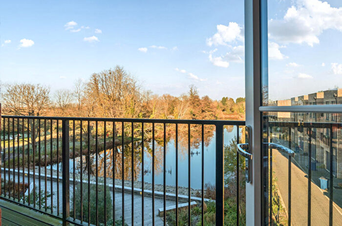 3 Bedroom Apartment For Sale In Baynhams Drive, Oxford, Oxfordshire, OX2