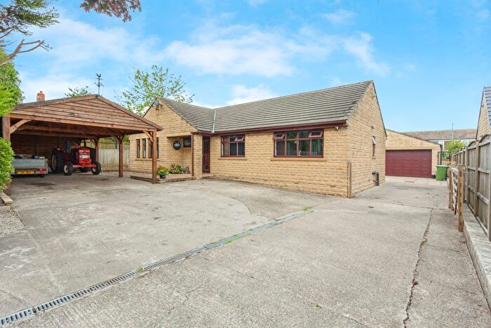 3 Bedroom Detached Bungalow For Sale In Ben Booth Lane, Grange Moor, Wakefield, WF4