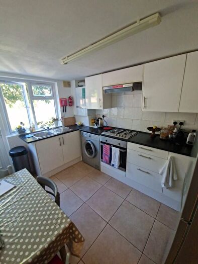 3 Bedroom Terraced House For Sale In Kings Road, Wood Green, N22