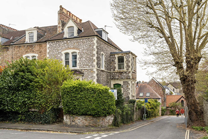 2 Bedroom Flat For Sale In Elliston Road, Redland, Bristol, BS6