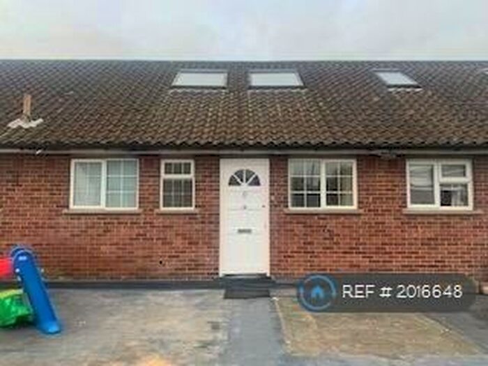 3 Bedroom Maisonette To Rent In High Street, Princes Risborough, HP27