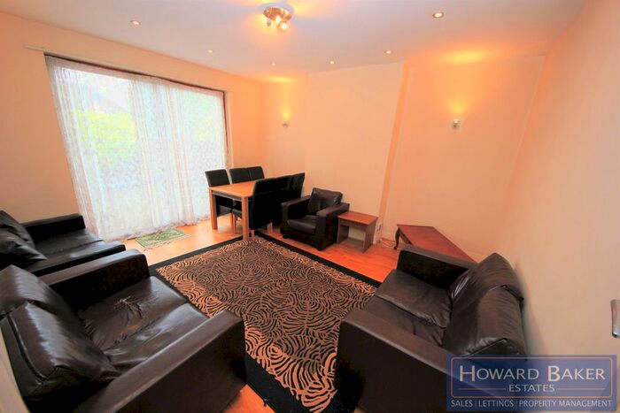 5 Bedroom Semi-Detached House To Rent In High Mount, Station Road, London, NW4
