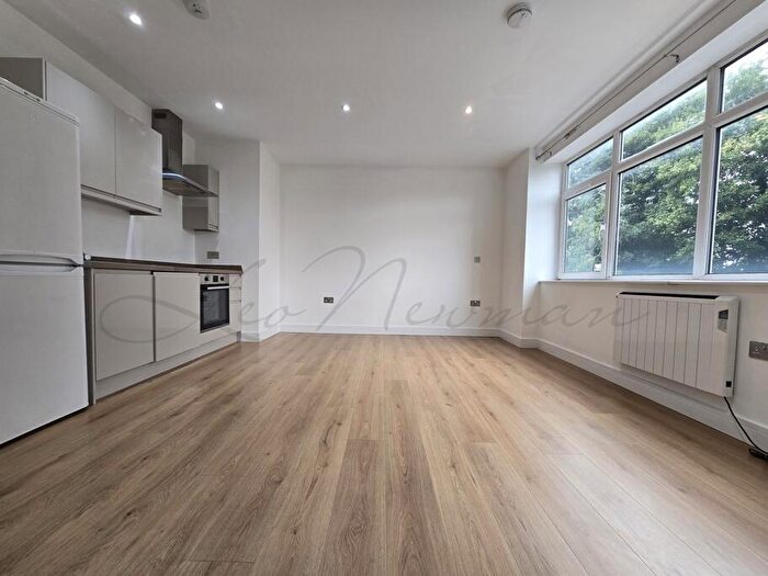 Studio To Rent In Coronation Road, Basingstoke, RG21