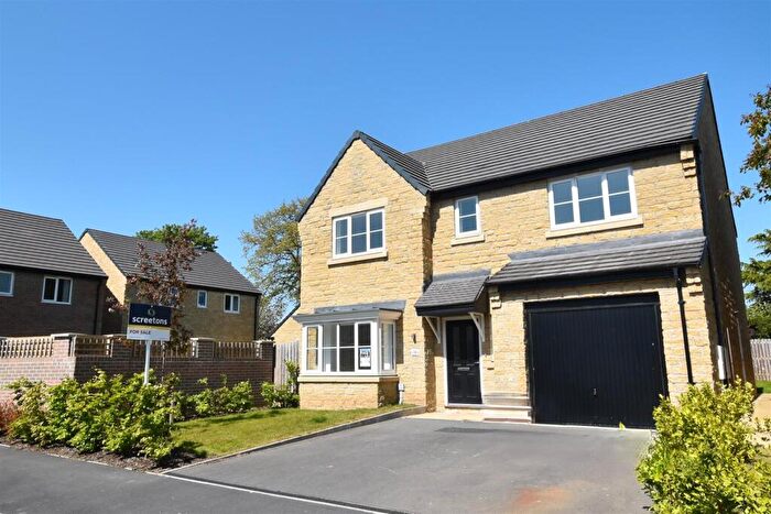 4 Bedroom Detached House For Sale In Clayton Drive, Snaith, DN14