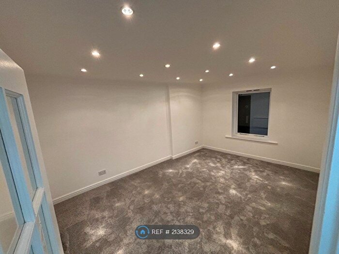 2 Bedroom Flat To Rent In Bethcar Street, Ebbw Vale, NP23