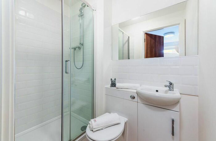 Studio To Rent In Park Street, Luton, LU1