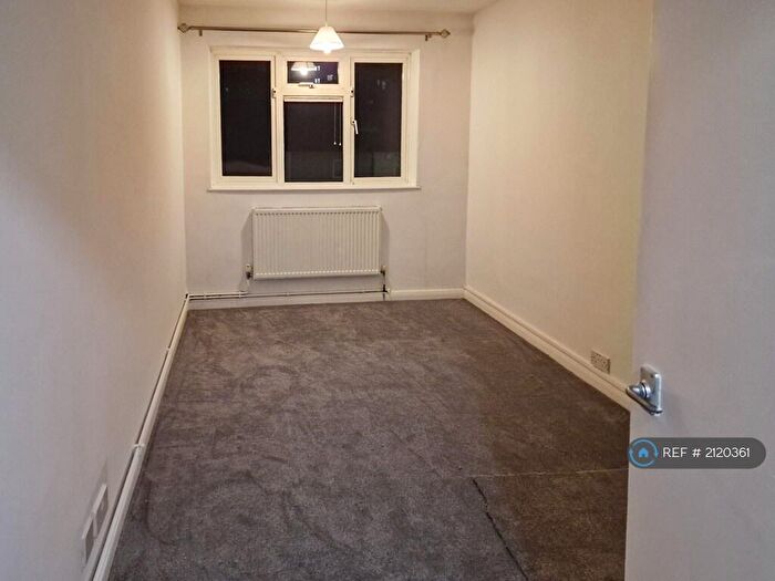 2 Bedroom Flat To Rent In Belmont Road, Erith, DA8