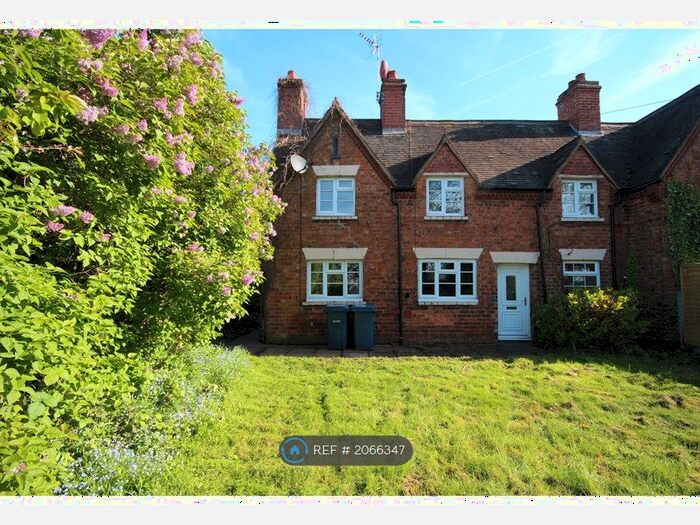 4 Bedroom Semi-Detached House To Rent In Hanyards Lane, Tixall, Stafford, ST18