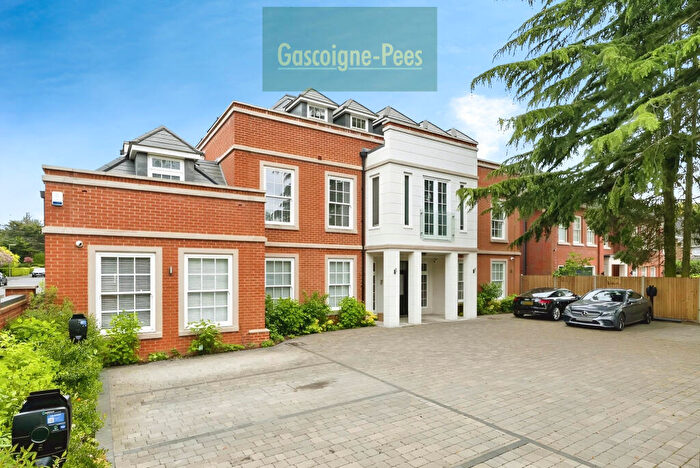 2 Bedroom Flat To Rent In Fairmile Lane, Cobham, KT11