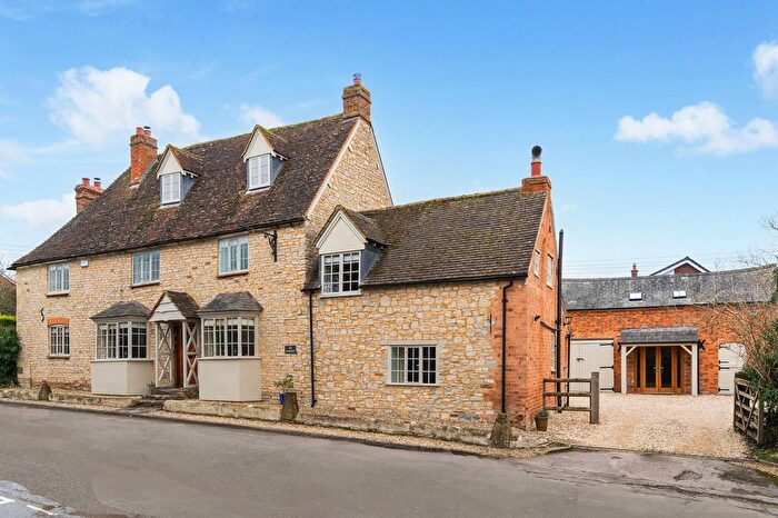 5 Bedroom Detached House For Sale In Halford Road, Ettington, CV37