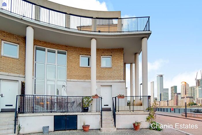 2 Bedroom Flat To Rent In Princes Court, Surrey Quays, London, SE16