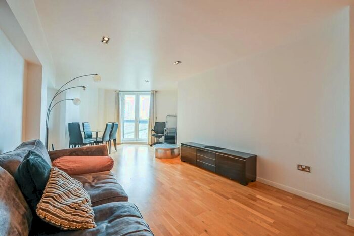 1 Bedroom Flat To Rent In City Tower, Canary Wharf, London, E14