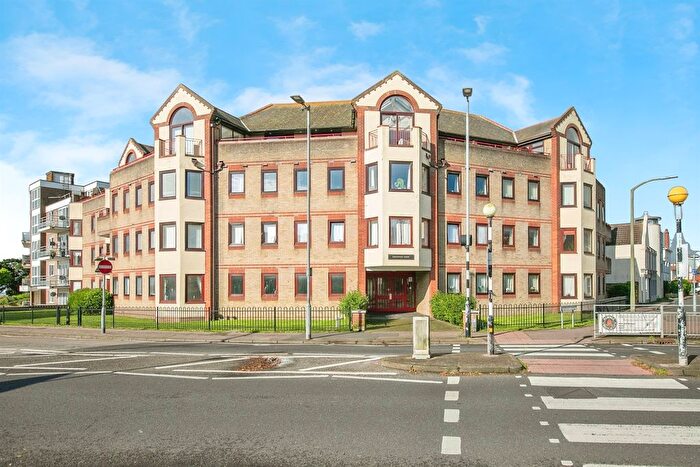 2 Bedroom Flat For Sale In Rosemary Road, Clacton-On-Sea, CO15