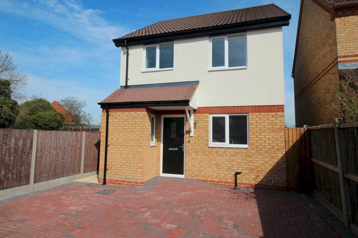 3 Bedroom Detached House To Rent In Rose Cottages, High Street, Arlesey, Bedfordshire, SG15