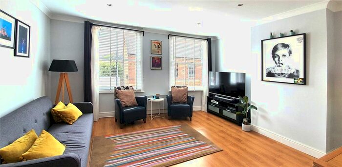 2 Bedroom Flat To Rent In St Leonards Road, Windsor, Berkshire, SL4